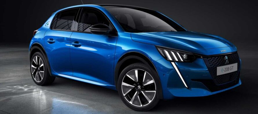 La nuova Peugeot e-208 elettrica: le sue caratteristiche.