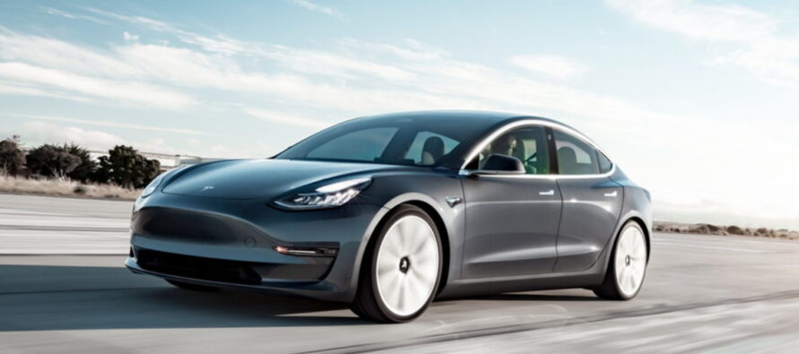 Tesla, il nuovo chip per la guida autonoma